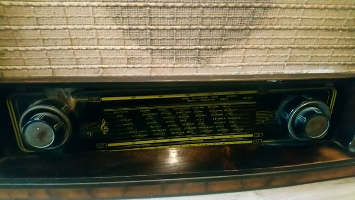 Zabytkowe radio stolica 3263 marcina kasprzaka w warszawie