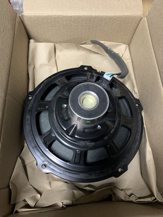 Динамик сабвуфер alfa romeo