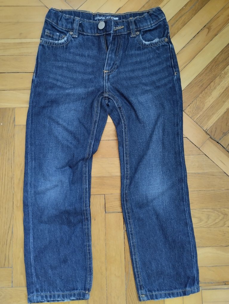 Продам джинсы на мальчика Zara