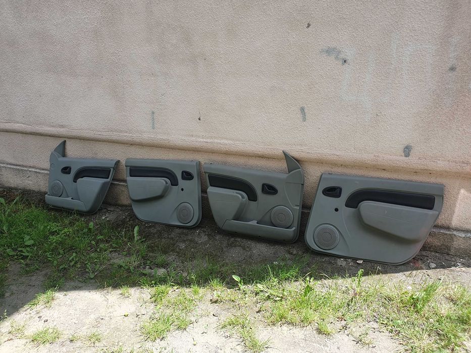 Карти передніх і задніх дверей Reno Dacia Logan MCV універсал 2008