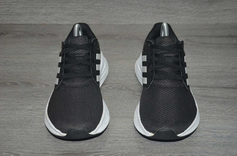 Продам кросівки ФІРМА Adidas GALAXY 6
