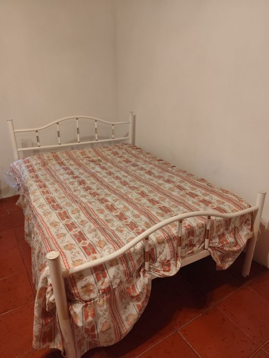 Cama de Ferro Branca