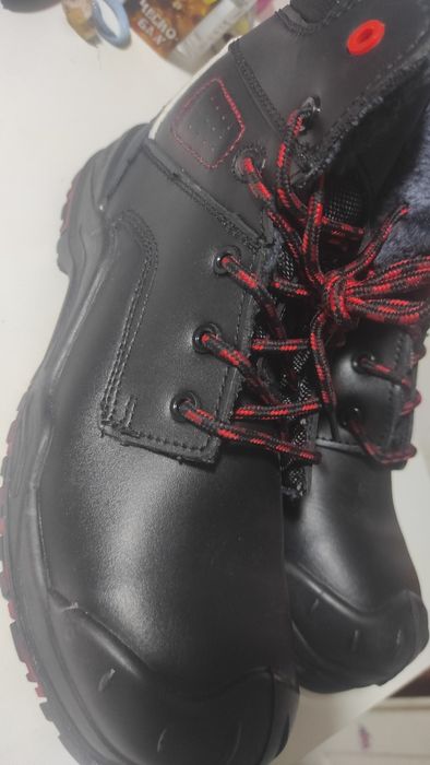 Фірмові зимові ботінкі 42