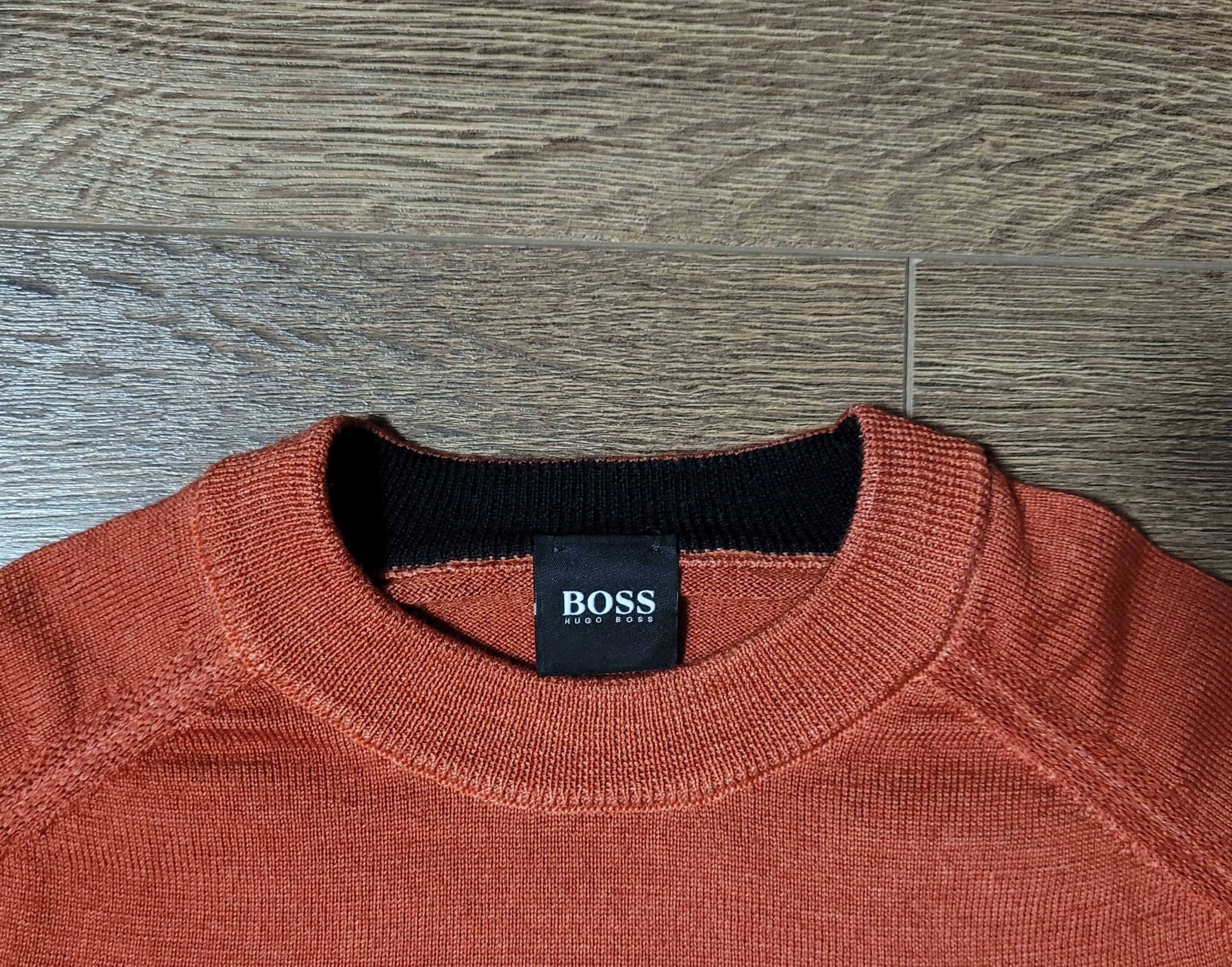 Тонкий шерстяной свитер Hugo Boss.