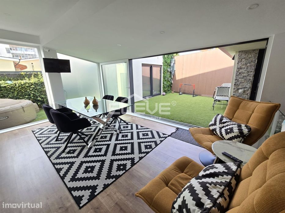 Moradia T4 totalmente renovada em Oliveira do Douro