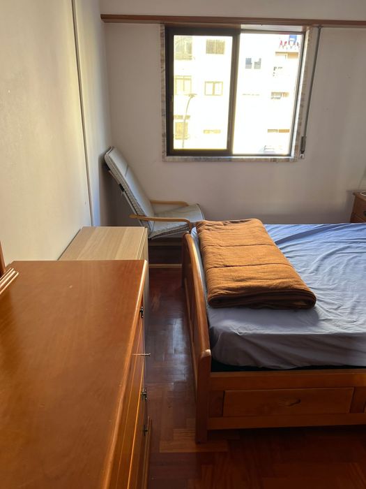 Alugo  2 quartos  amadora