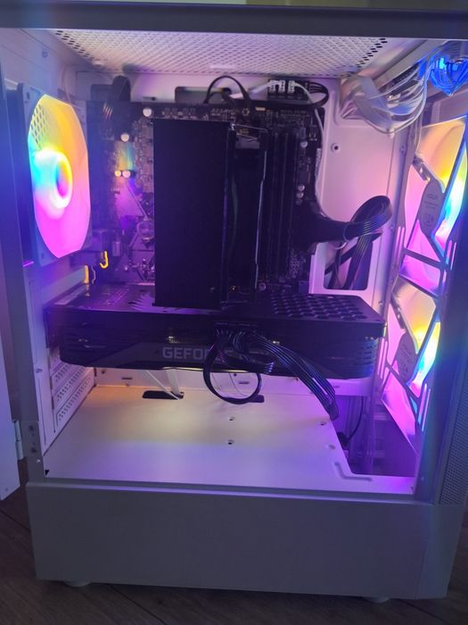 Komputer gamingowy rtx 3070 ryzen 7 5800x 32gb b450