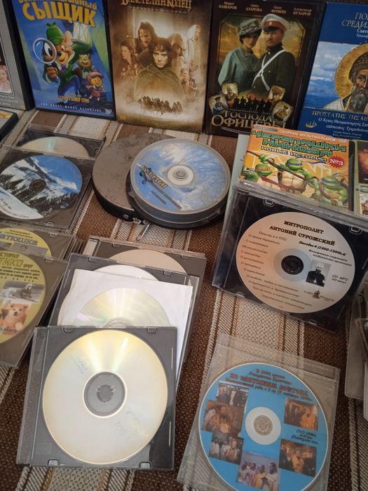 Колекція DVD-дисків/коллекция DVD-дисков/більше 50 штук