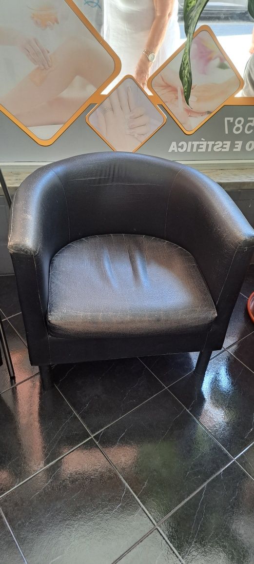 Sofa preto  em napa