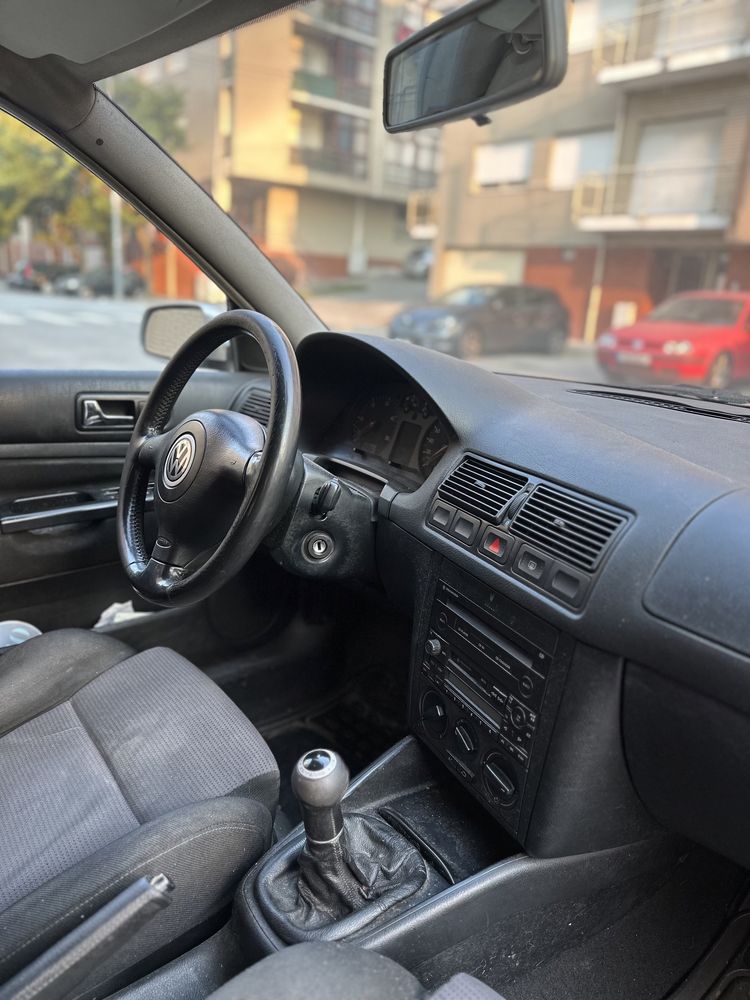 VW Golf IV 1.9 TDI 110cv - 2001 - Nacional