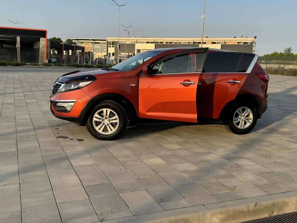 Продам KIA SPORTAGE 2011р 2,0 АКПП