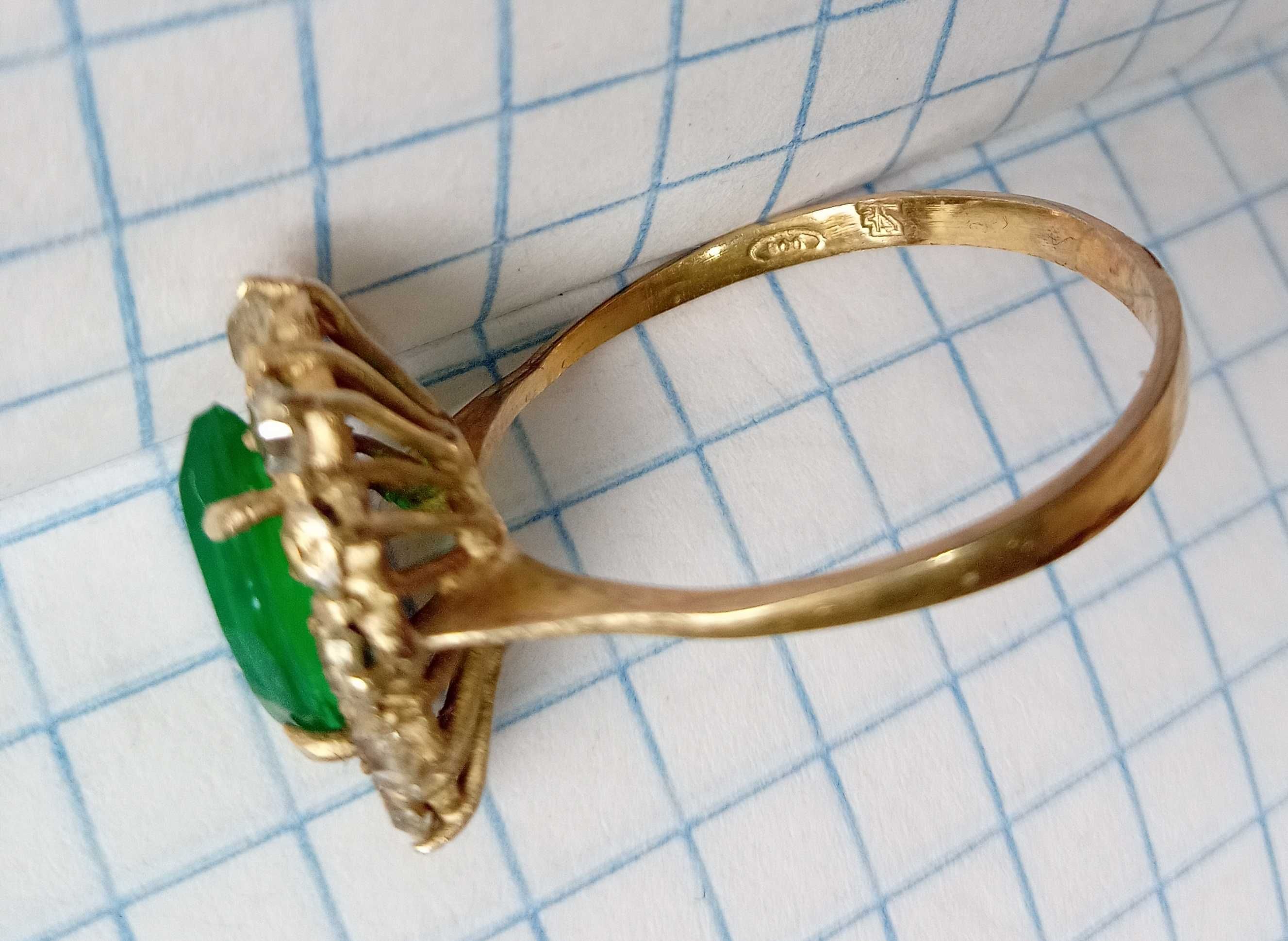 Колечко кольцо з гарними камнями. Смарагд. Срібло 800 проба. Вінтаж