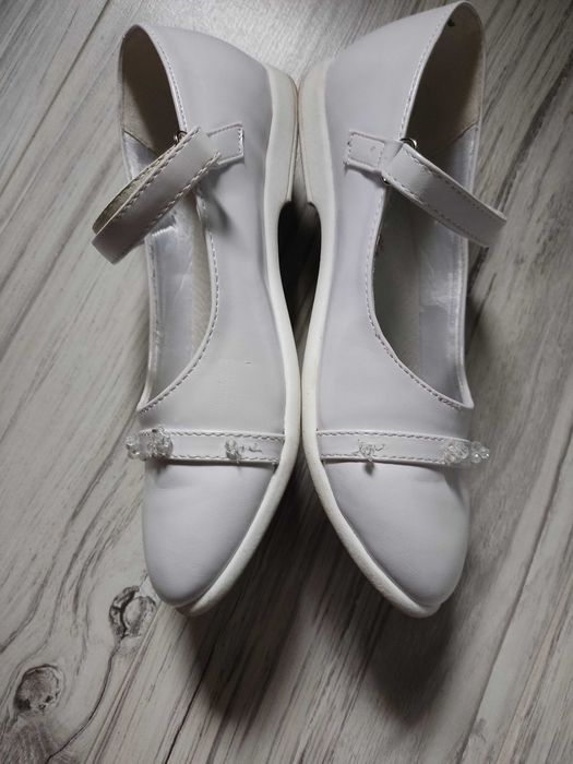 Buty komunijne dla dziewczynki
