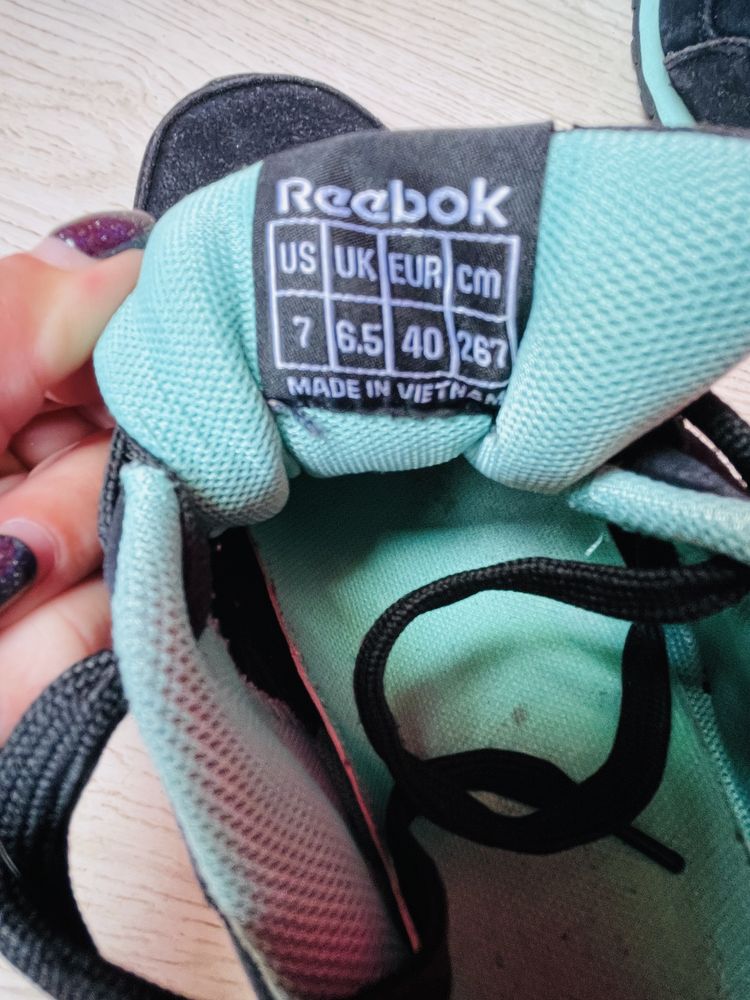 Кроссовки Reebok женские