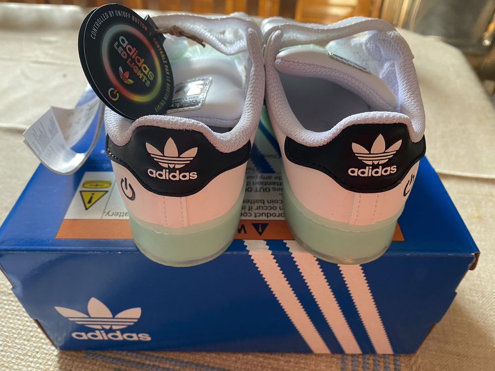Sapatilhas adidas com luzes