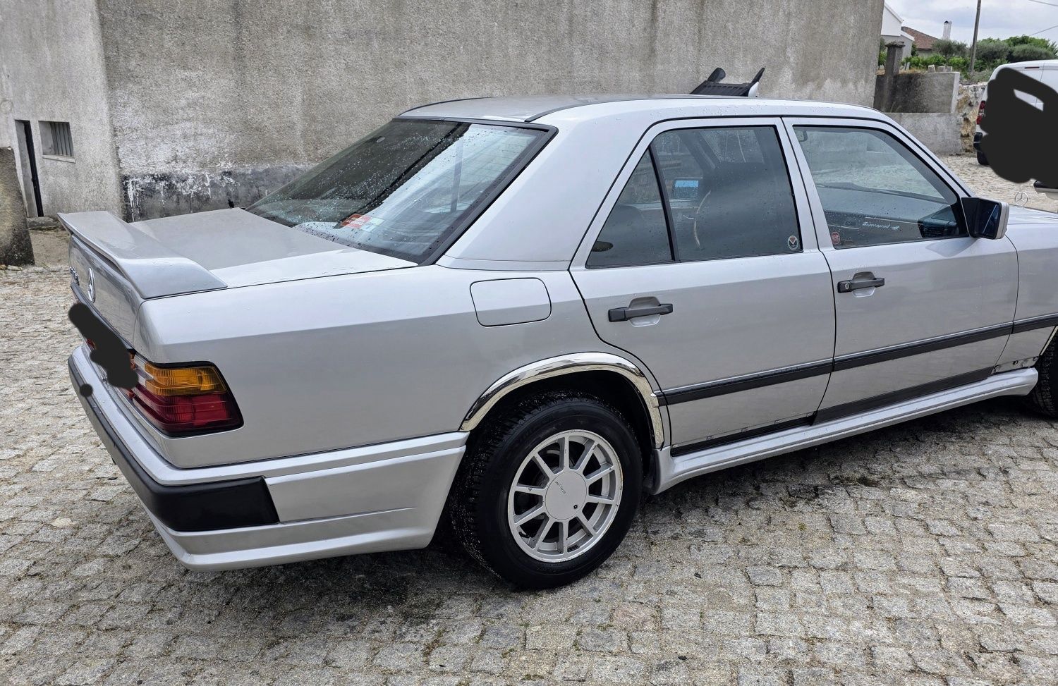 Mercedes-Benz 230E W124: