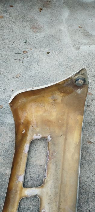 Parachoque em fibra para saxo.