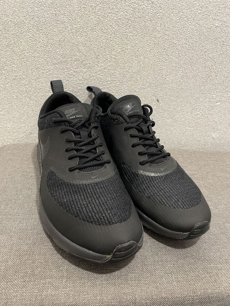 Кросівки Nike в чорному кольорі