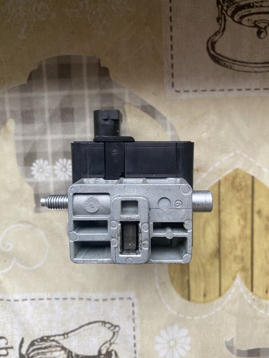 Блокування керма 8200604932 Renault Megane 3,Scenik 3 .ковпак колеса