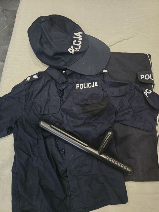 Stroj policjanta roz 110-116