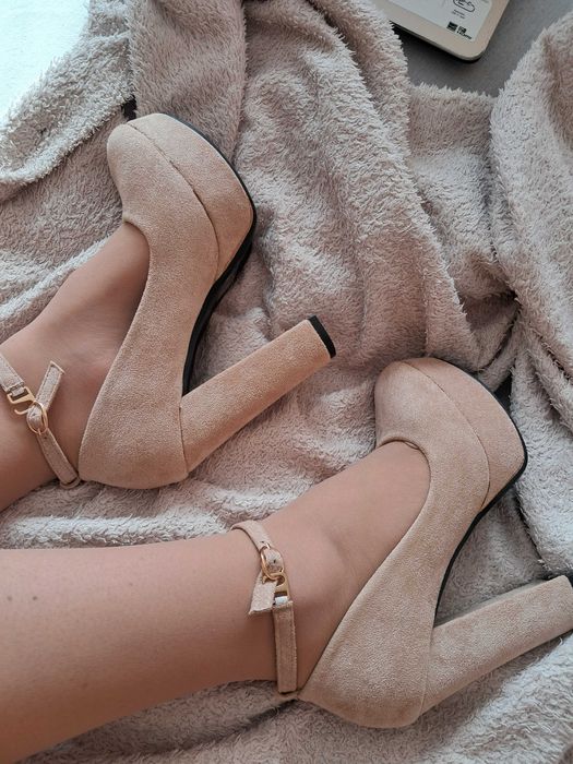 Buty na obcasie z playforną