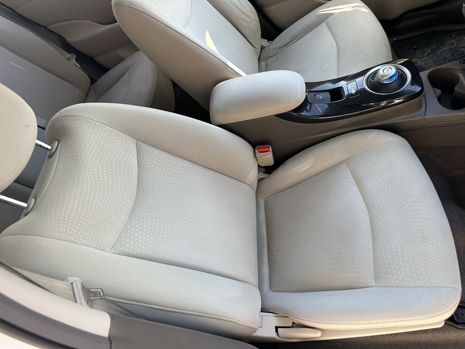 Продам Nissan Leaf