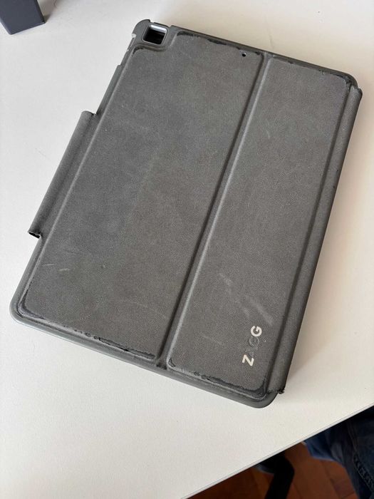 Capa teclado bluetooth ZAGG Pro Keys para iPad