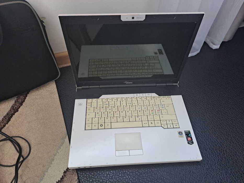 Ноутбук Fujitsu-Siemens Amilo Pa3553 на запчастини