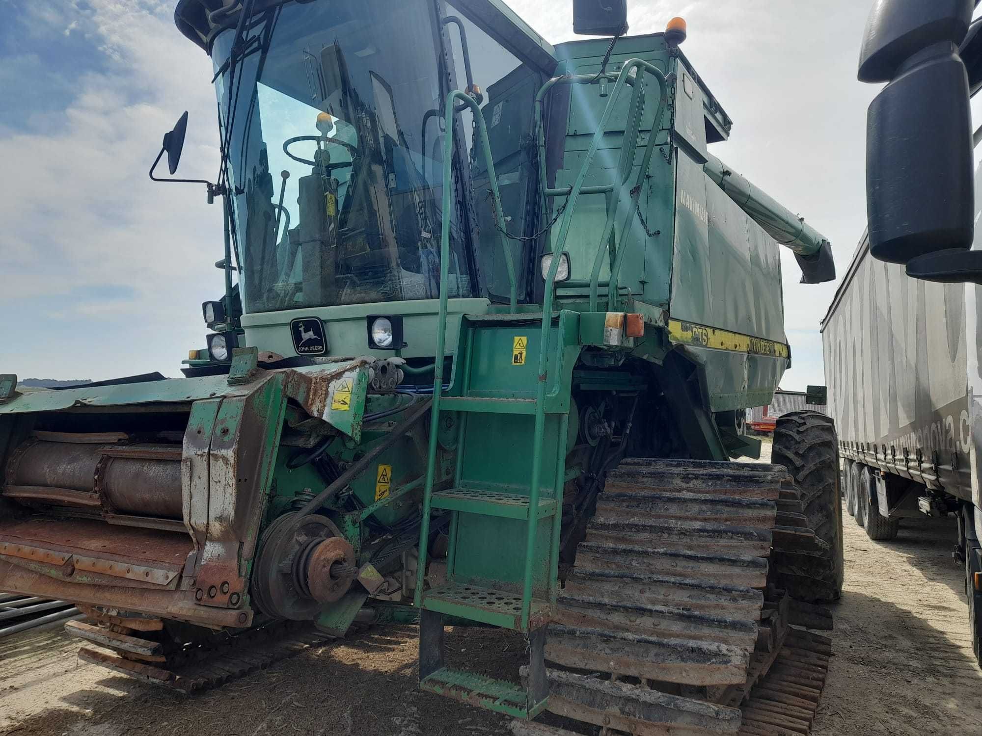 Ceifeira-Debulhadora John Deere CTS c/ Equipamento de Arroz