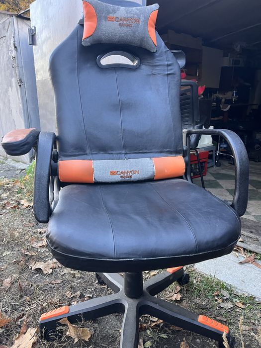 Продам офисные кресла не дорого!