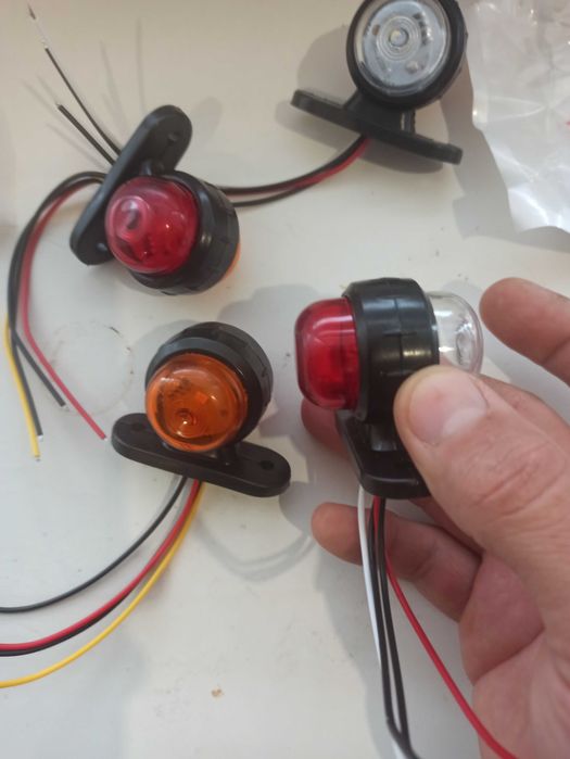 Для причепів вантажівок габаритні вогні габарити