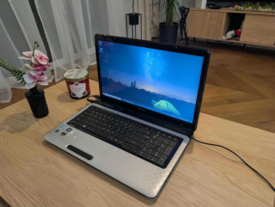 Laptop Toshiba L770 SSD GeForce GT525M 12 GB ram 17 calowy Intel i5