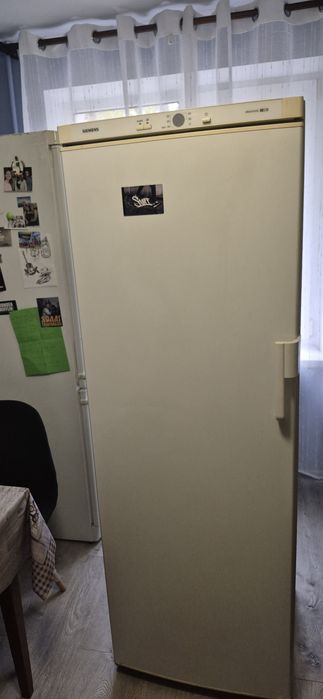 Продам морозильну камеру Siemens,