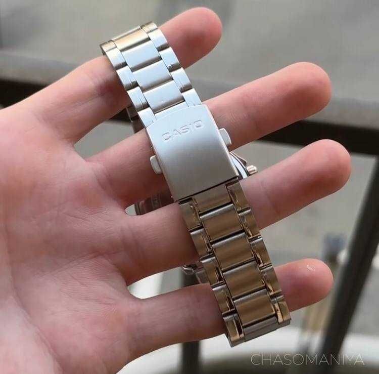 Стильний годинник CASIO Classic MTP-1381D-1AVDF