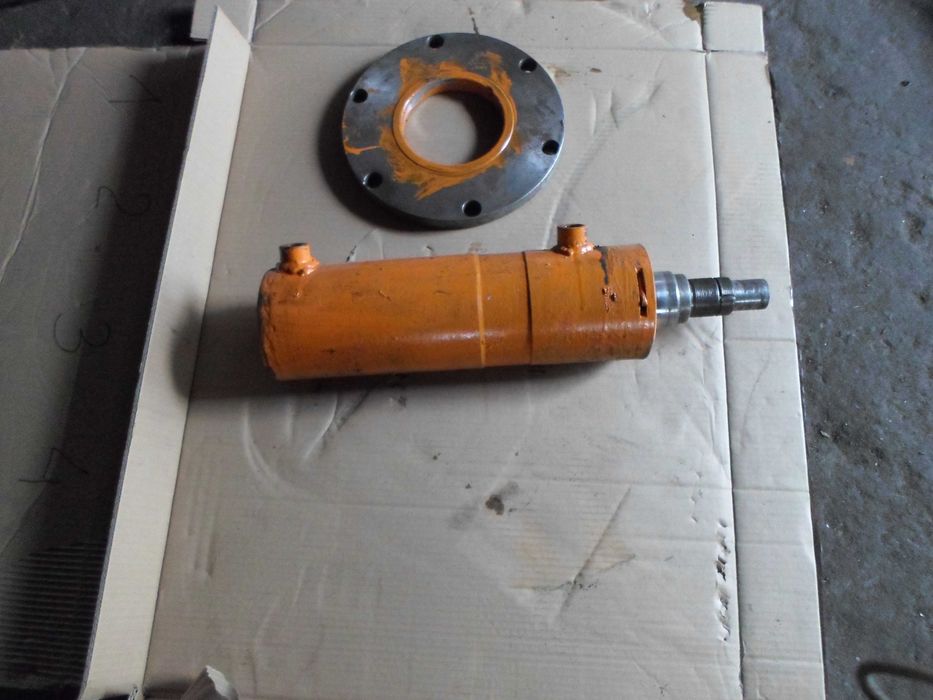 Siłownik hydrauliczny dwustronny 20 t. + pompa hydrauliczna gratis