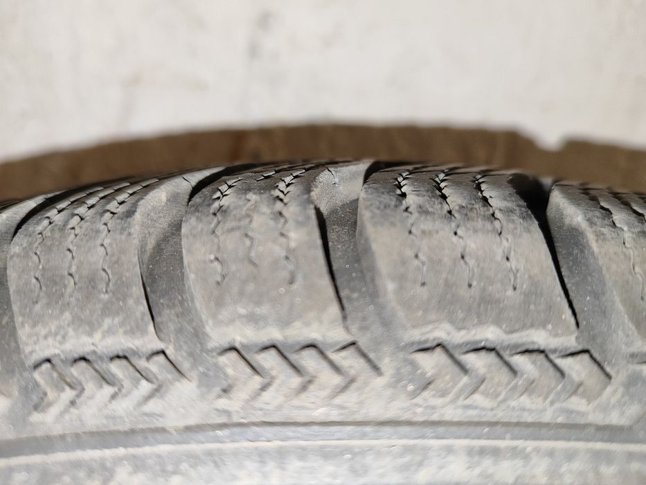 Opony z felgami Felgi stalowe 14 Opony zimowe Dębica Frigo 2 185/70/14