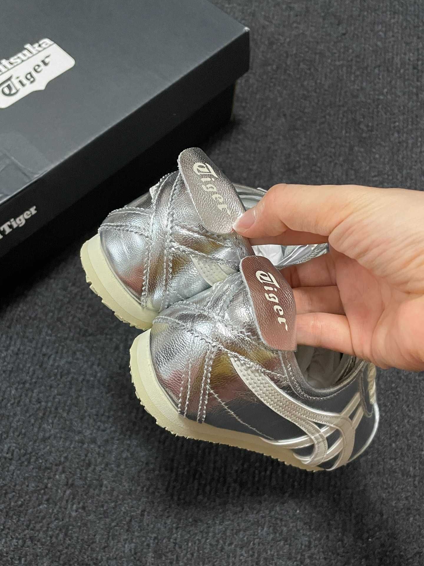 Nowe*Onitsuka_Tiger_Mexico66_Silver_Off_White*UnisexTrampk.37