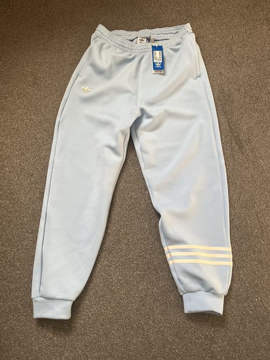 Damskie spodnie dresowe Adidas nowe M