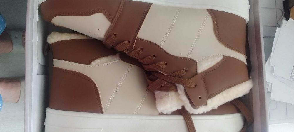 Женские зимние ботинки сникерсы на меху 41 р, по стельке 26-26,5см