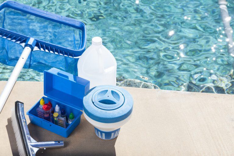Serviço de Limpeza e Manutenção de Piscinas e Casas