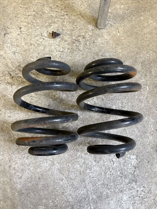 Sprężyny tył bmw e46