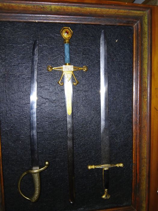 3 Espada  histórica 12 € cada