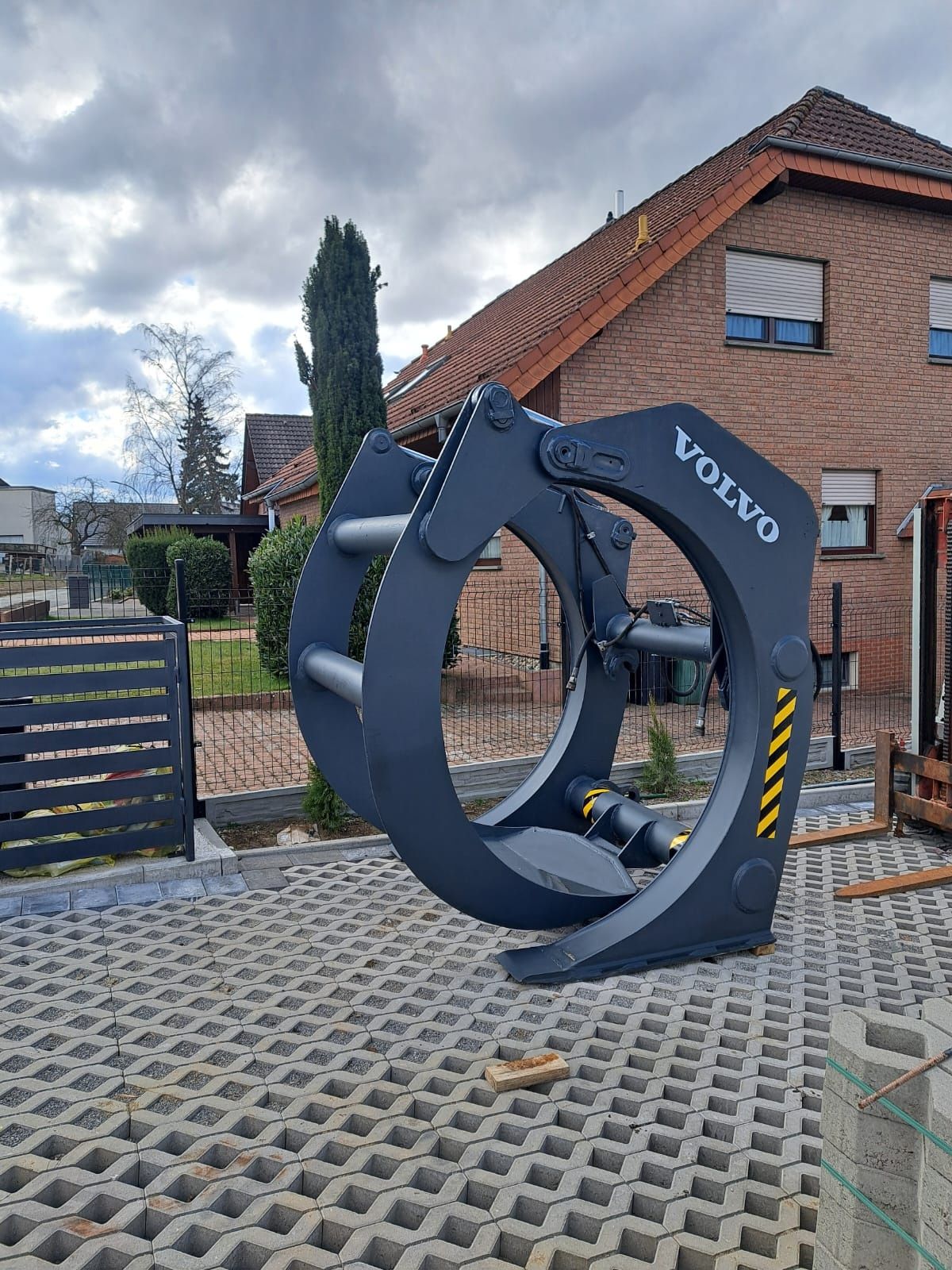 Chwytak do drewna 3.5m3 firmy volvo do ładowarek Volvo L150 L180 L220