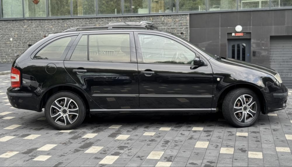 Шкода Фабія / Skoda Fabia 1.4 Газ / Бензин Універсал