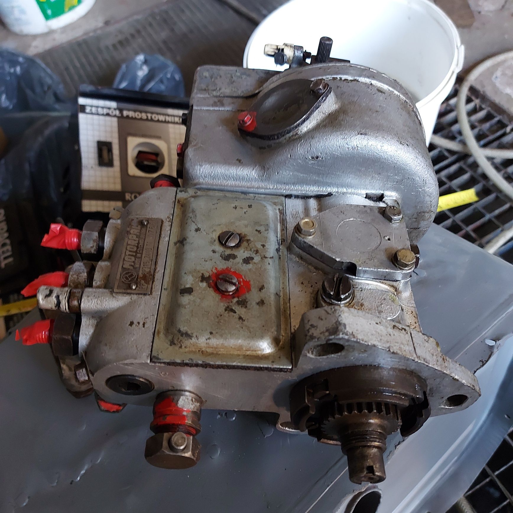 Zetor pompa wtryskowa 4 cylindry
