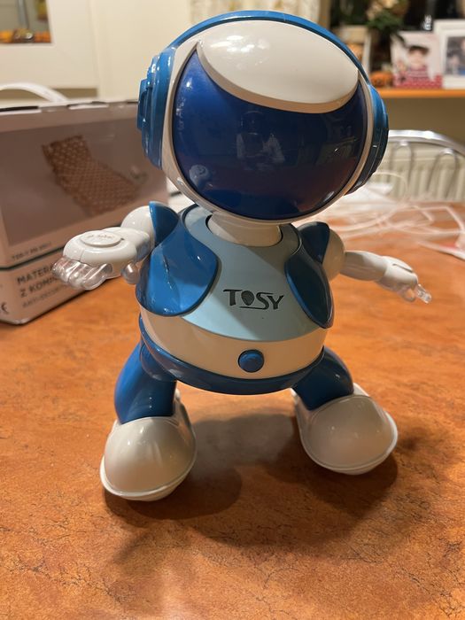 Robot interaktywny TOSY dla dzieci