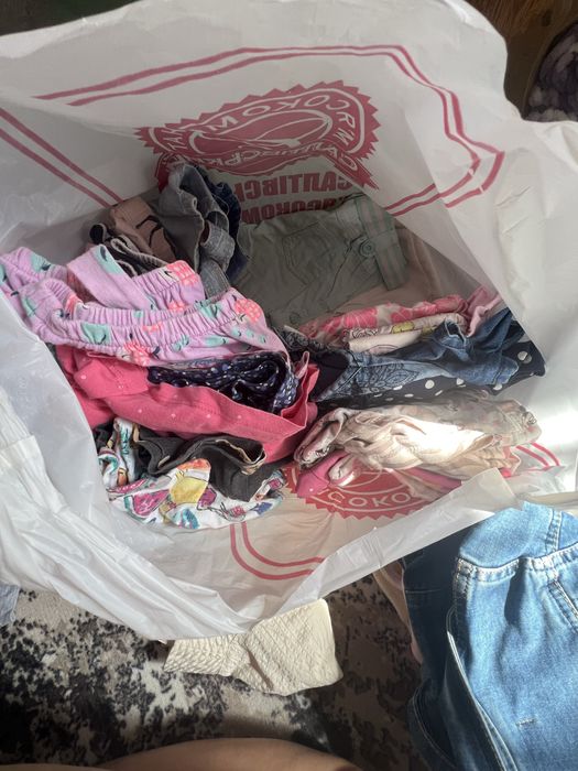 Дитячі речі та взуття