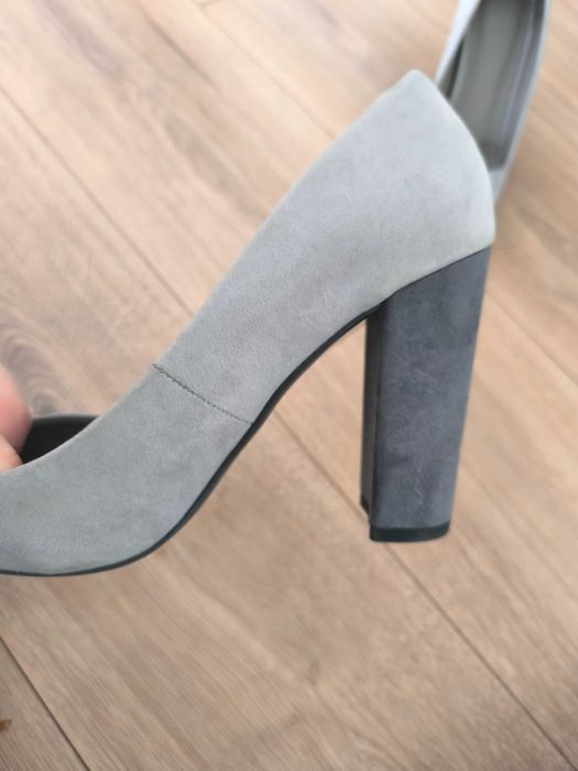 Buty zamszowe Mohito