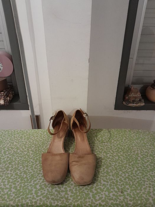 Vendo Sandálias de Senhora EUREKA muito bonitas como novas