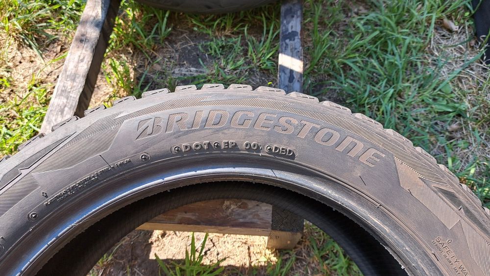 8мм!Зимний Японский комплект шин BRIDGESTONE BLIZZAK 225 55 R18